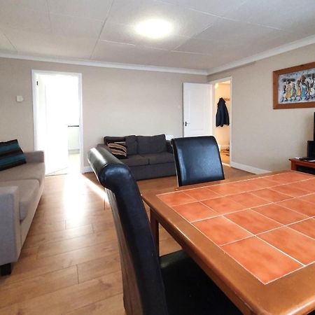 Wentworth Apartment With 2 Bedrooms, Superfast Wi-Fi And Parking 锡廷伯恩 外观 照片