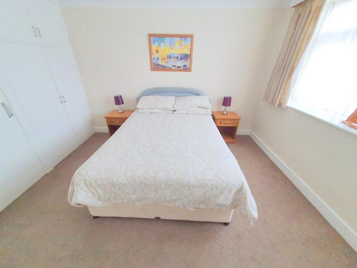 Wentworth Apartment With 2 Bedrooms, Superfast Wi-Fi And Parking 锡廷伯恩 外观 照片