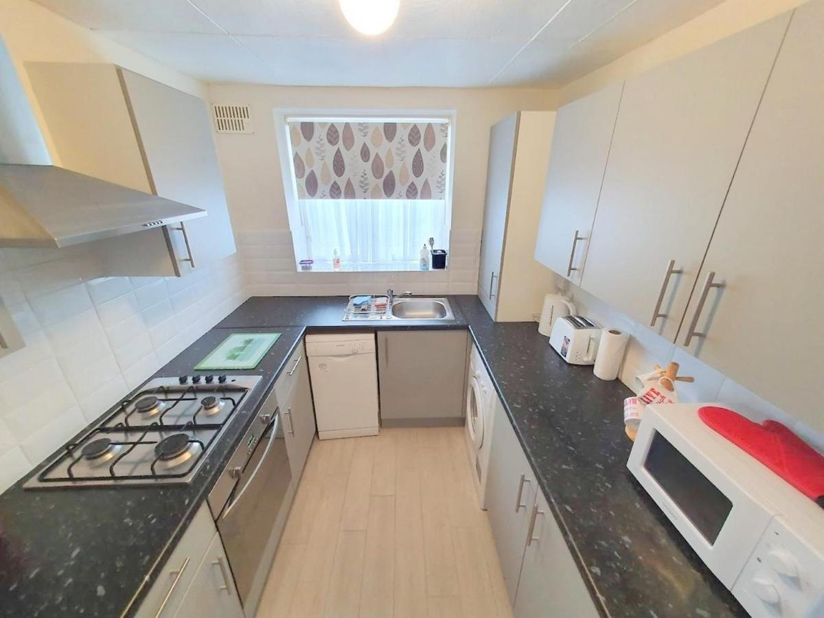 Wentworth Apartment With 2 Bedrooms, Superfast Wi-Fi And Parking 锡廷伯恩 外观 照片