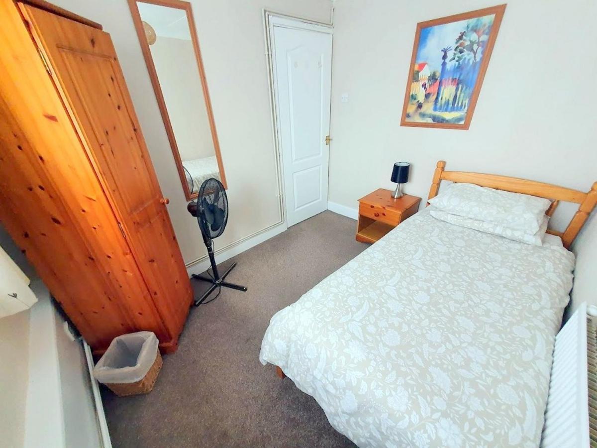 Wentworth Apartment With 2 Bedrooms, Superfast Wi-Fi And Parking 锡廷伯恩 外观 照片
