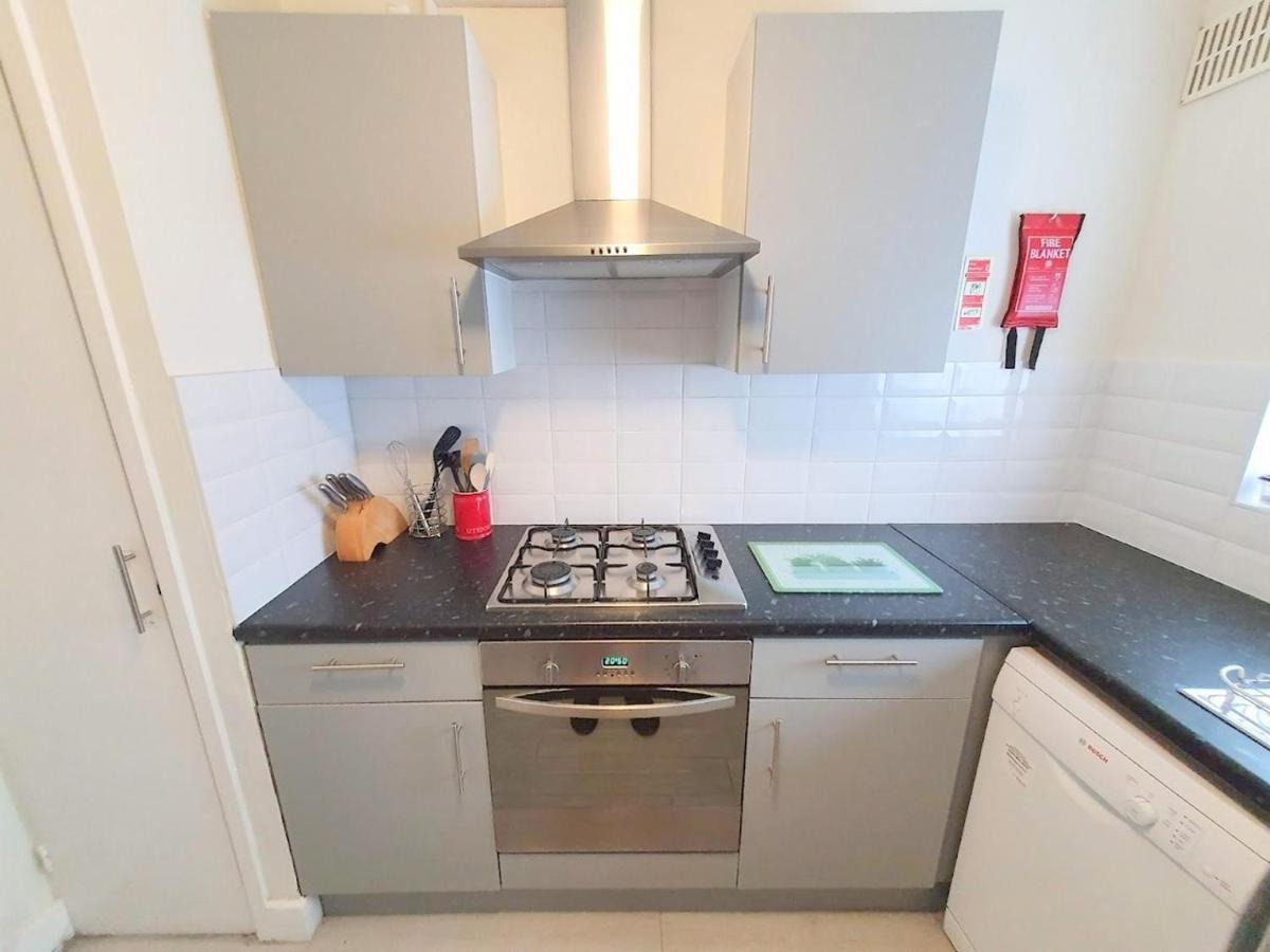 Wentworth Apartment With 2 Bedrooms, Superfast Wi-Fi And Parking 锡廷伯恩 外观 照片